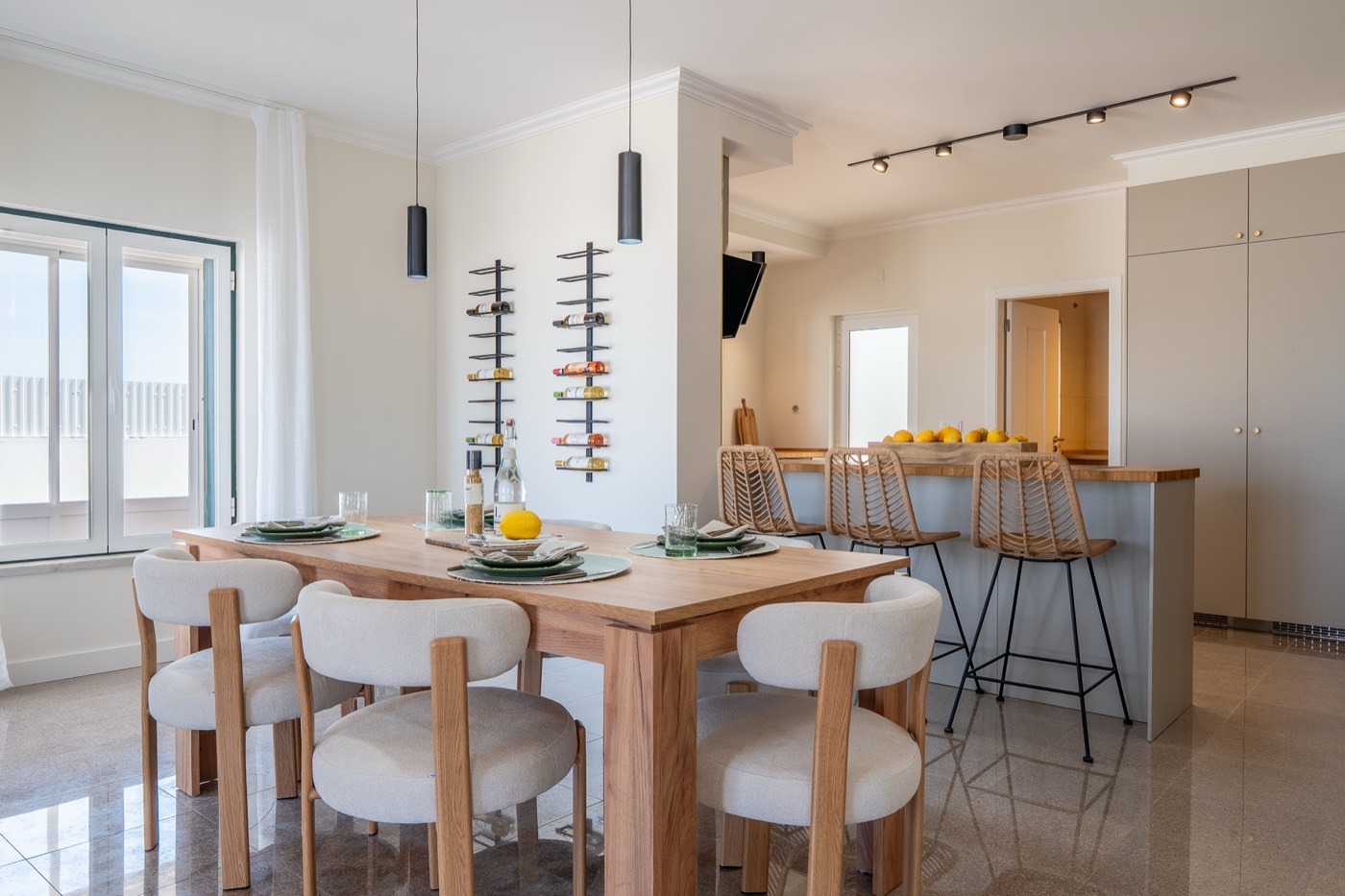 Cozinha e sala de jantar